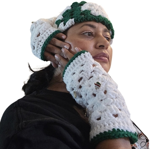 Hand Crafted 3pc Set Fingerless gloves headband white granny square Retro gloves - Picture 4 of 17